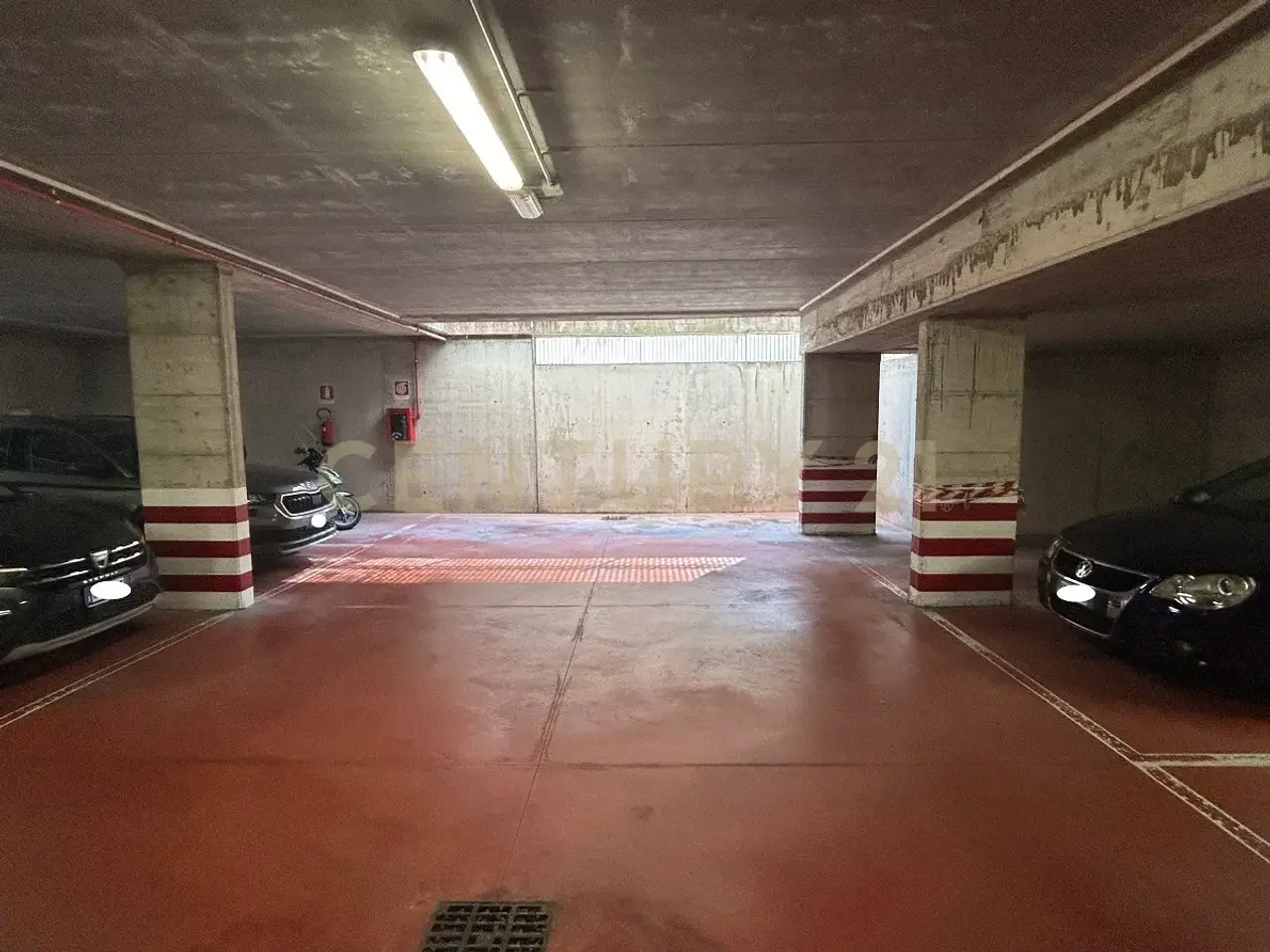 Parcheggio chiuso in Via Nazionale 36, San Martino Buon Albergo, {3} - Foto 1