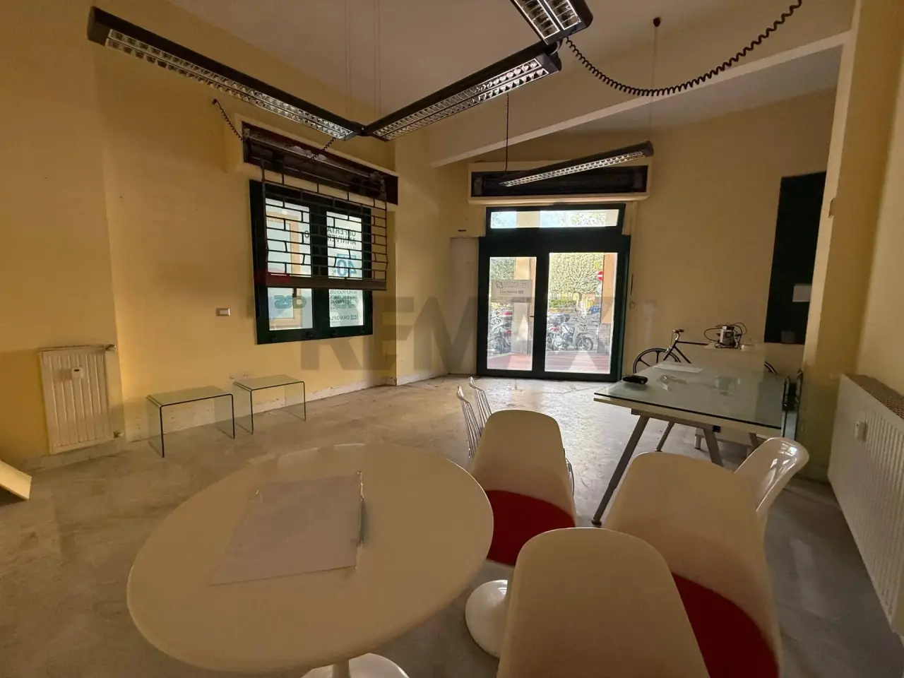 Esercizio commerciale in P.Zza della Liberta 11, Albisola Superiore, {3} - Foto 1