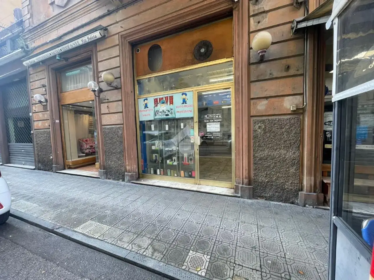 Negozio in Via della Libertà, Rapallo, {3} - Foto 2