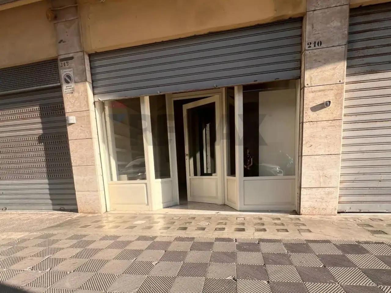 Negozio in , Triggiano, {3} - Foto 2