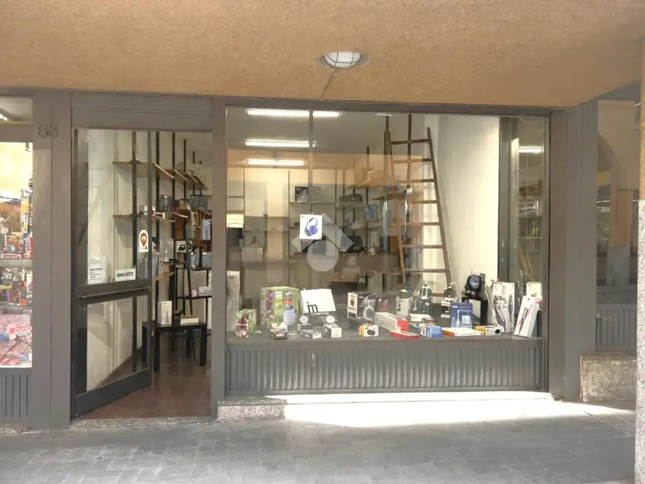 Negozio in Via Garibaldi 68, Morbegno, {3} - Foto 1