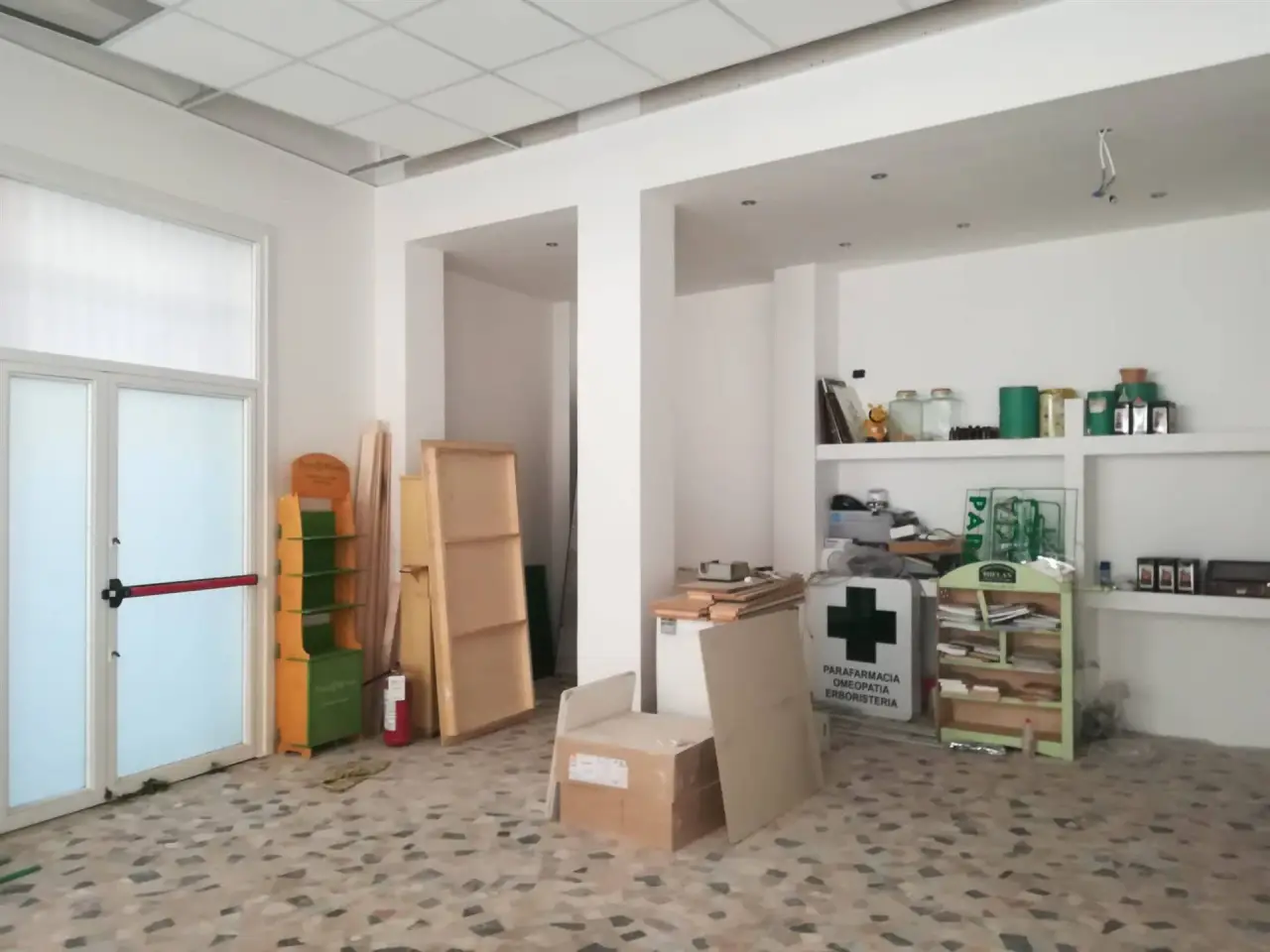 Negozio in Via Petroni, Terni, {3} - Foto 1