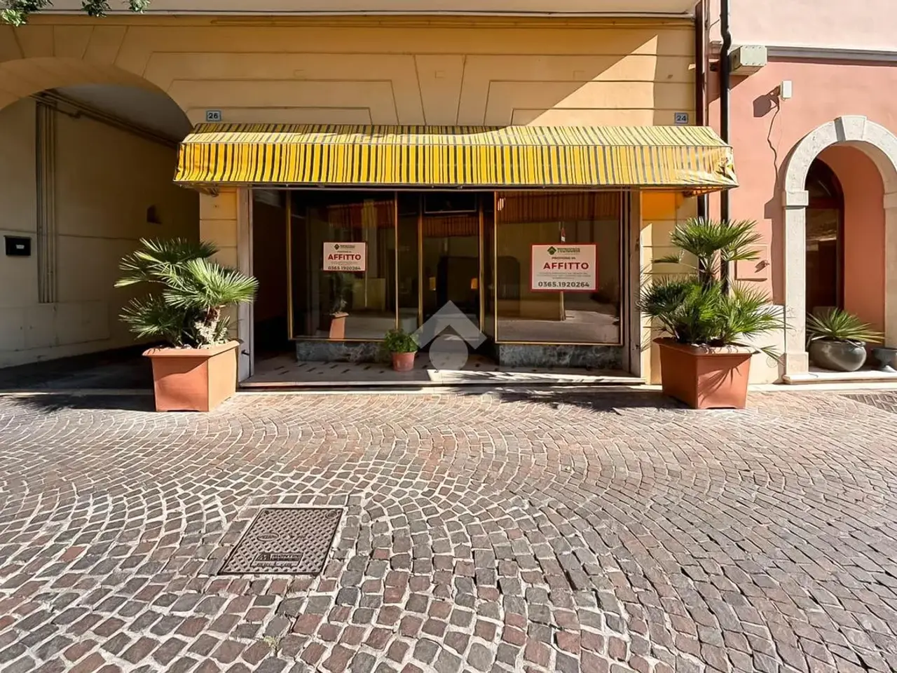 Negozio in Via Zanardelli 26, Manerba Del Garda, {3} - Foto 2