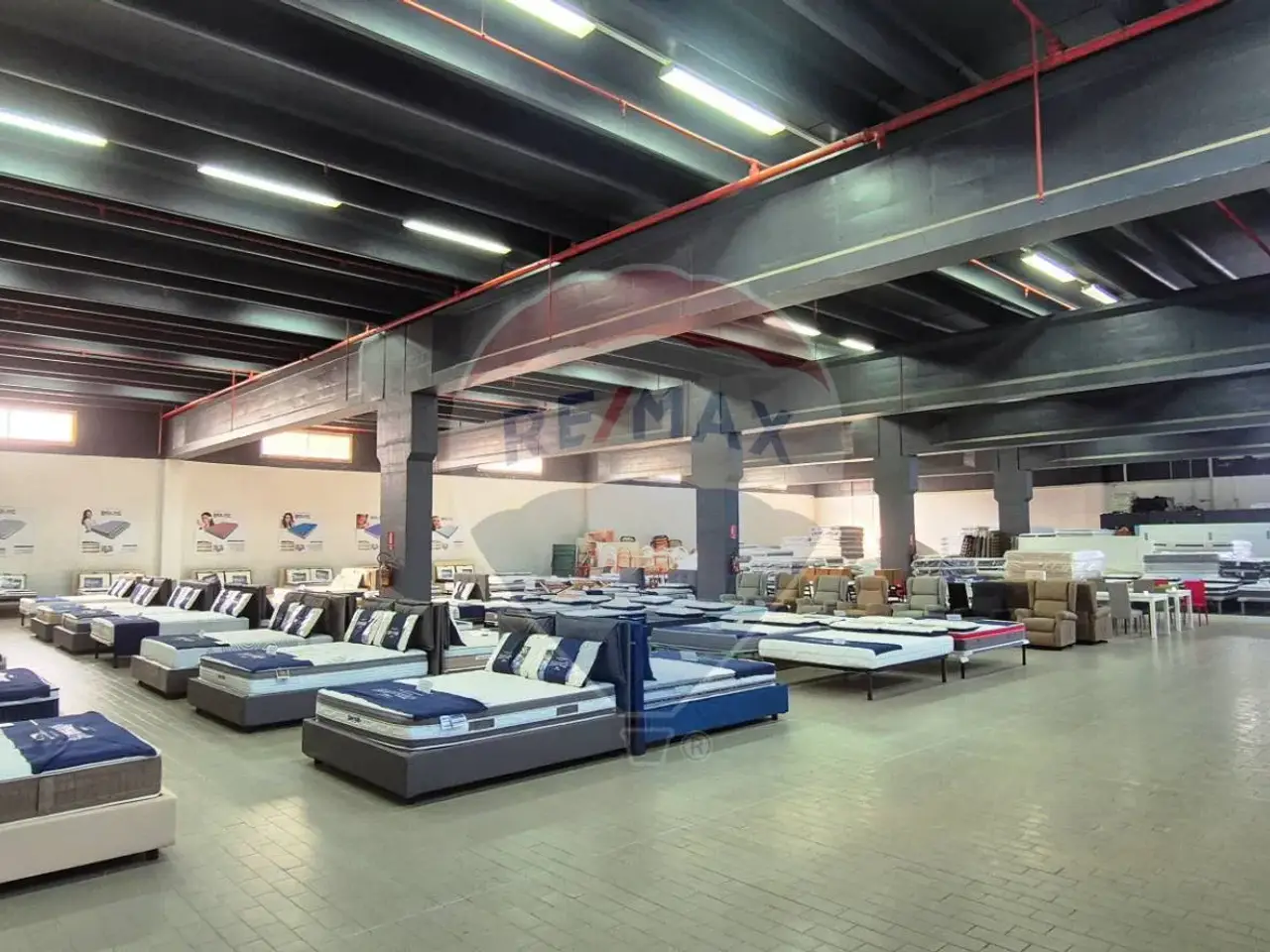 Negozio in Via dell'Industria, Quartucciu, {3} - Foto 1