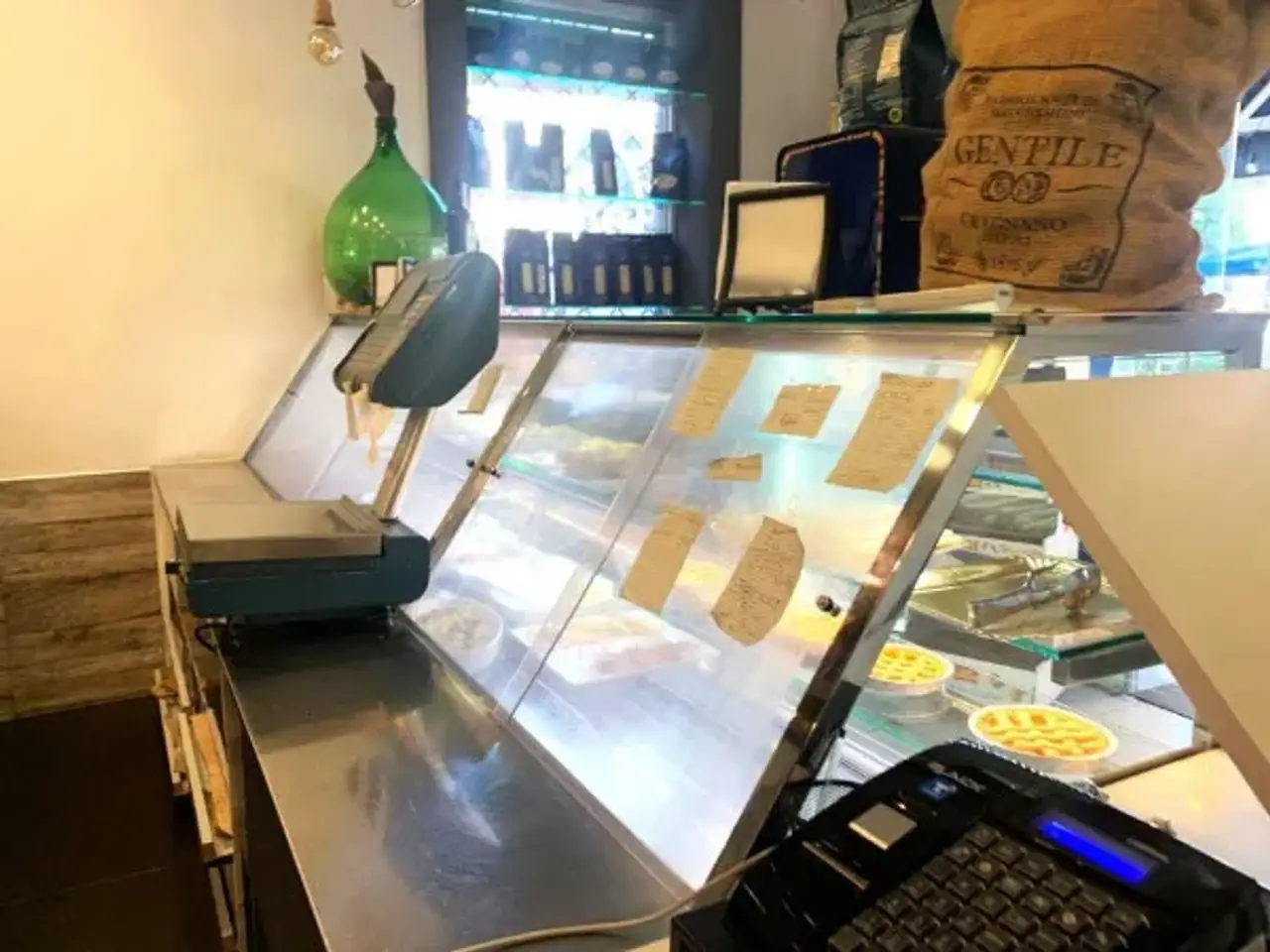 Alimentari in Via Felice Terracciano, Pomigliano D'Arco, {3} - Foto 2