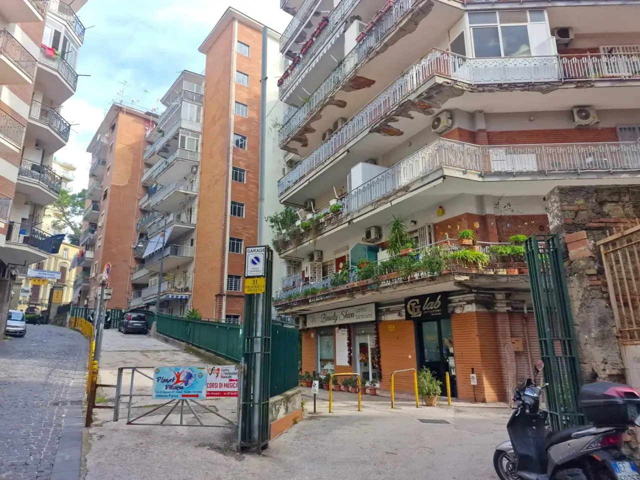 Magazzino in Via Cagnazzi 31, Napoli, {3} - Foto 1