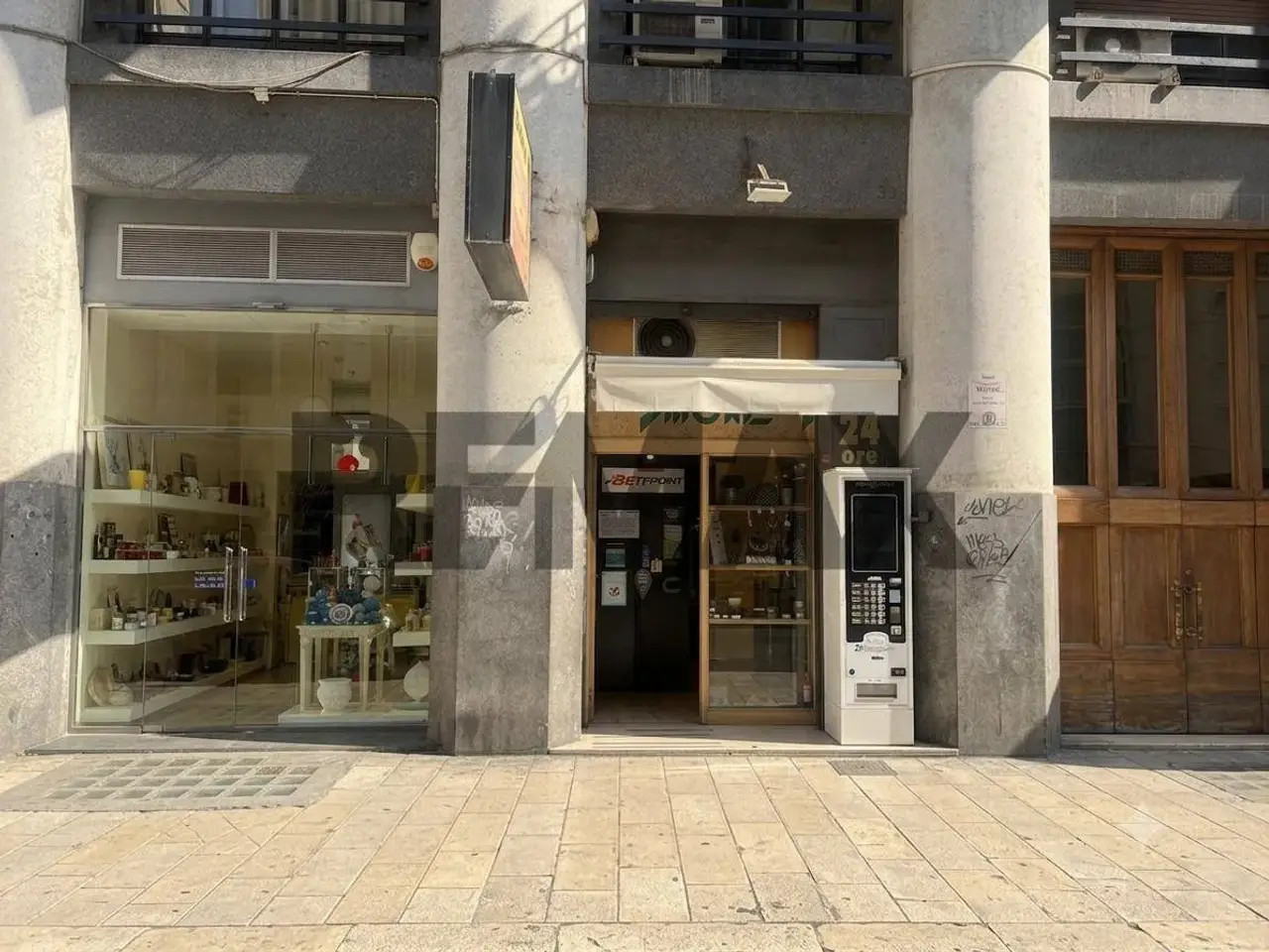 Esercizio commerciale in Via Principe Amedeo 33, Bari, {3} - Foto 1