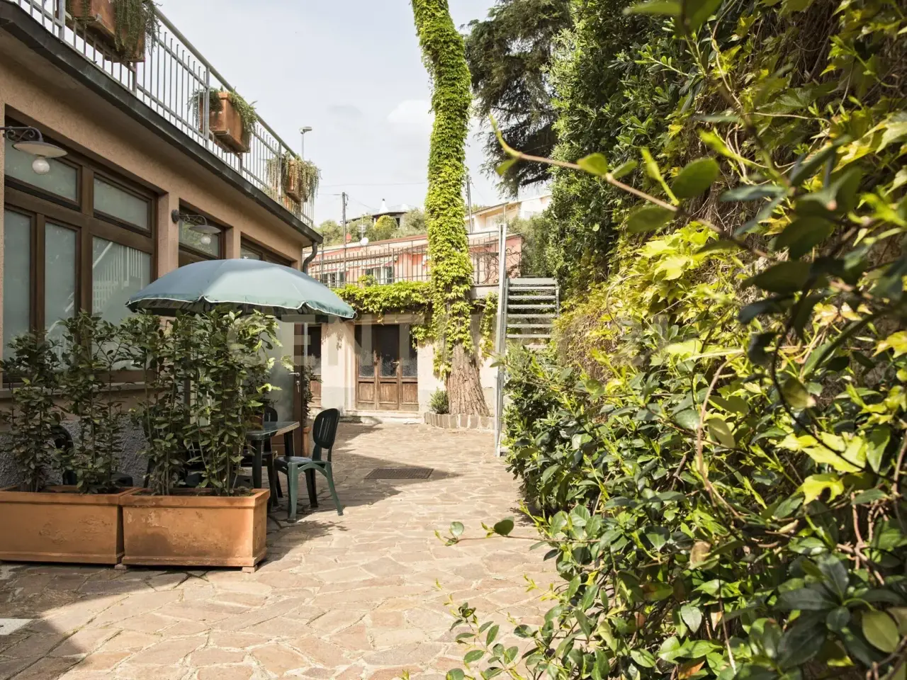 Palazzina commerciale in Via Cavour 2, Castiglione Della Pescaia, {3} - Foto 2
