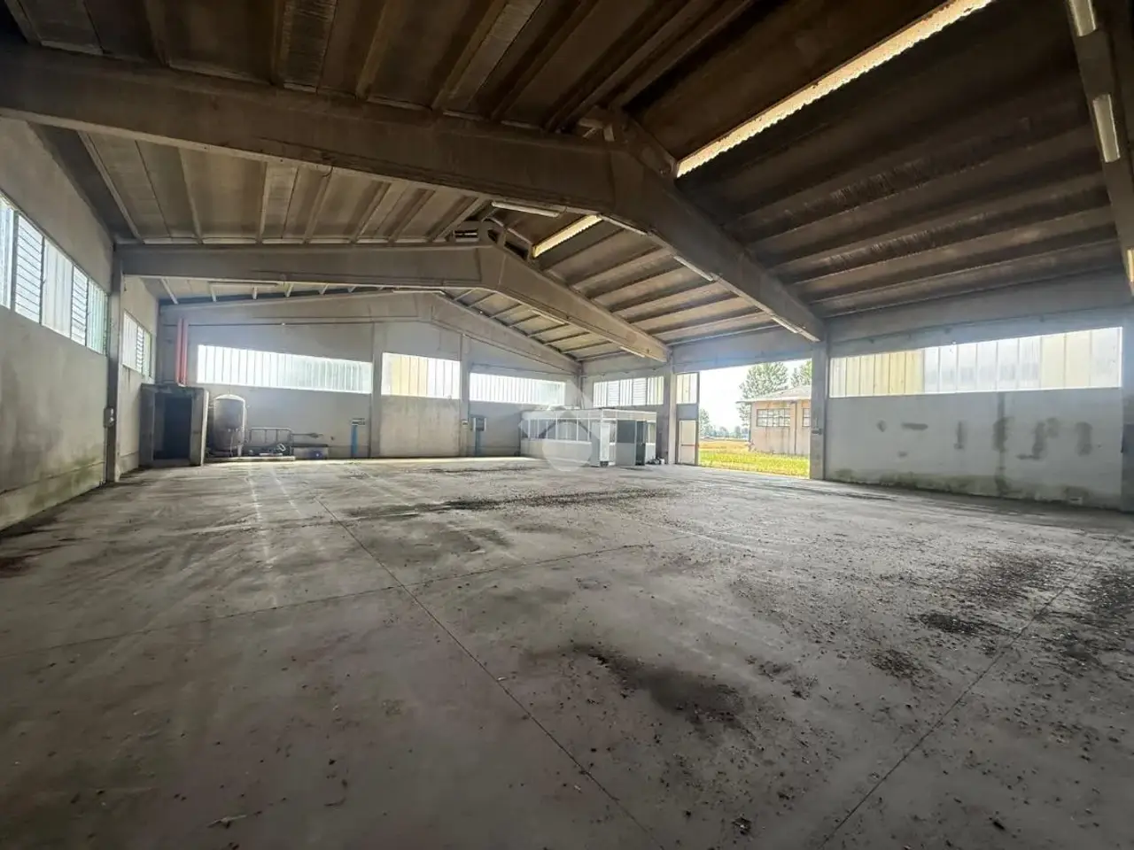 Palazzina commerciale in Via Pigliaquaglie 7, Castiglione Delle Stiviere, {3} - Foto 2