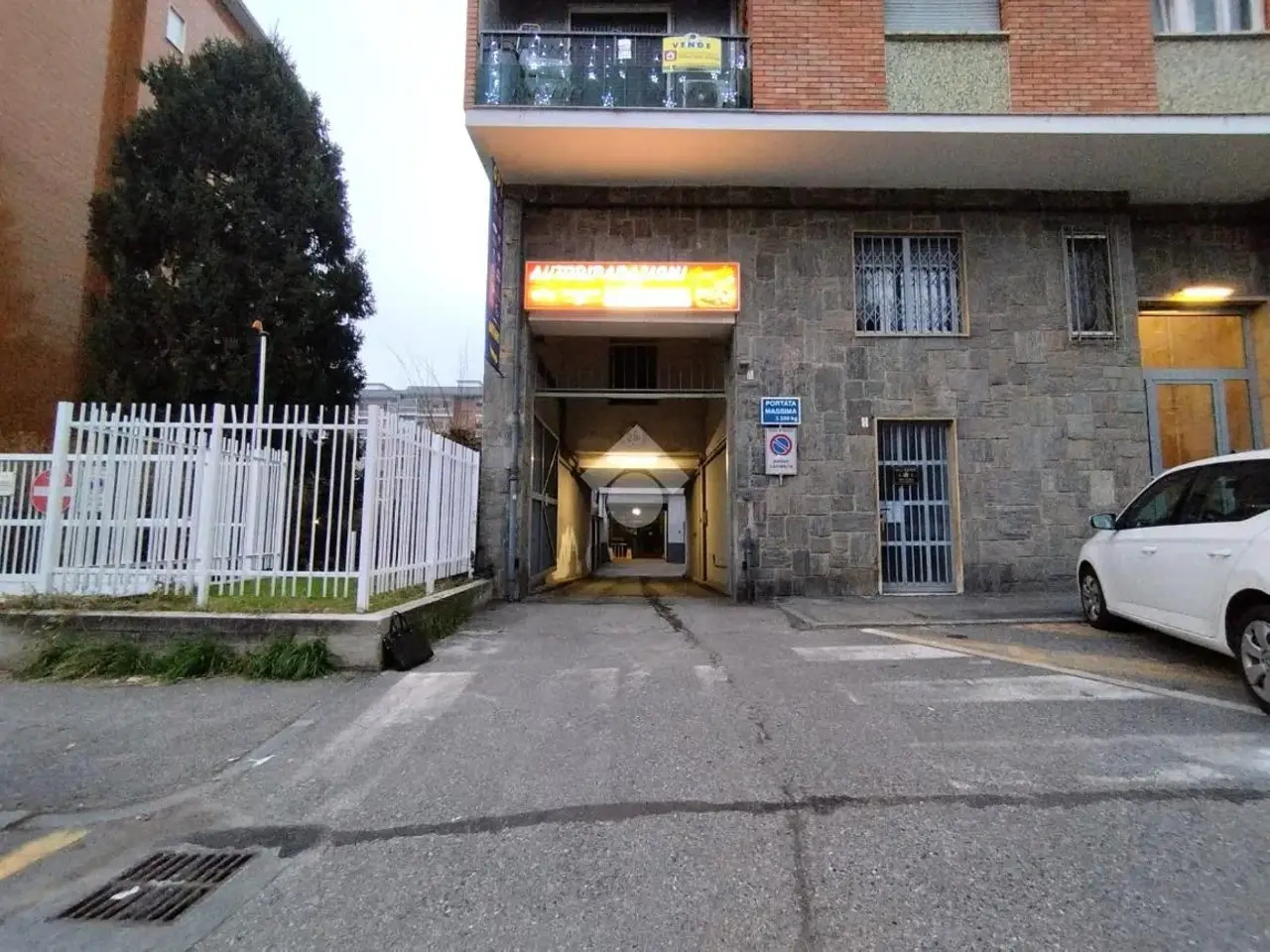 Magazzino in Via Ivrea 8, Rivoli, {3} - Foto 1