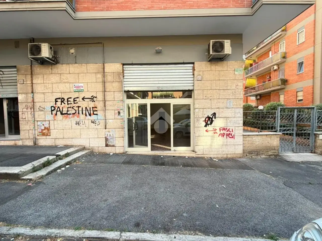 Negozio in Via Luigi Chiarelli 43, Roma, {3} - Foto 2