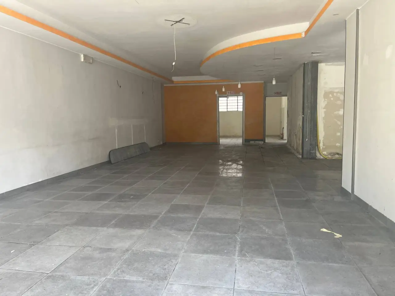 Esercizio commerciale in Via Provinciale Vicarese 290, Vicopisano, {3} - Foto 2
