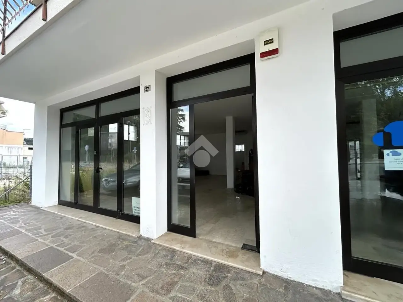 Negozio in Via Piave 22, Montebelluna, {3} - Foto 1