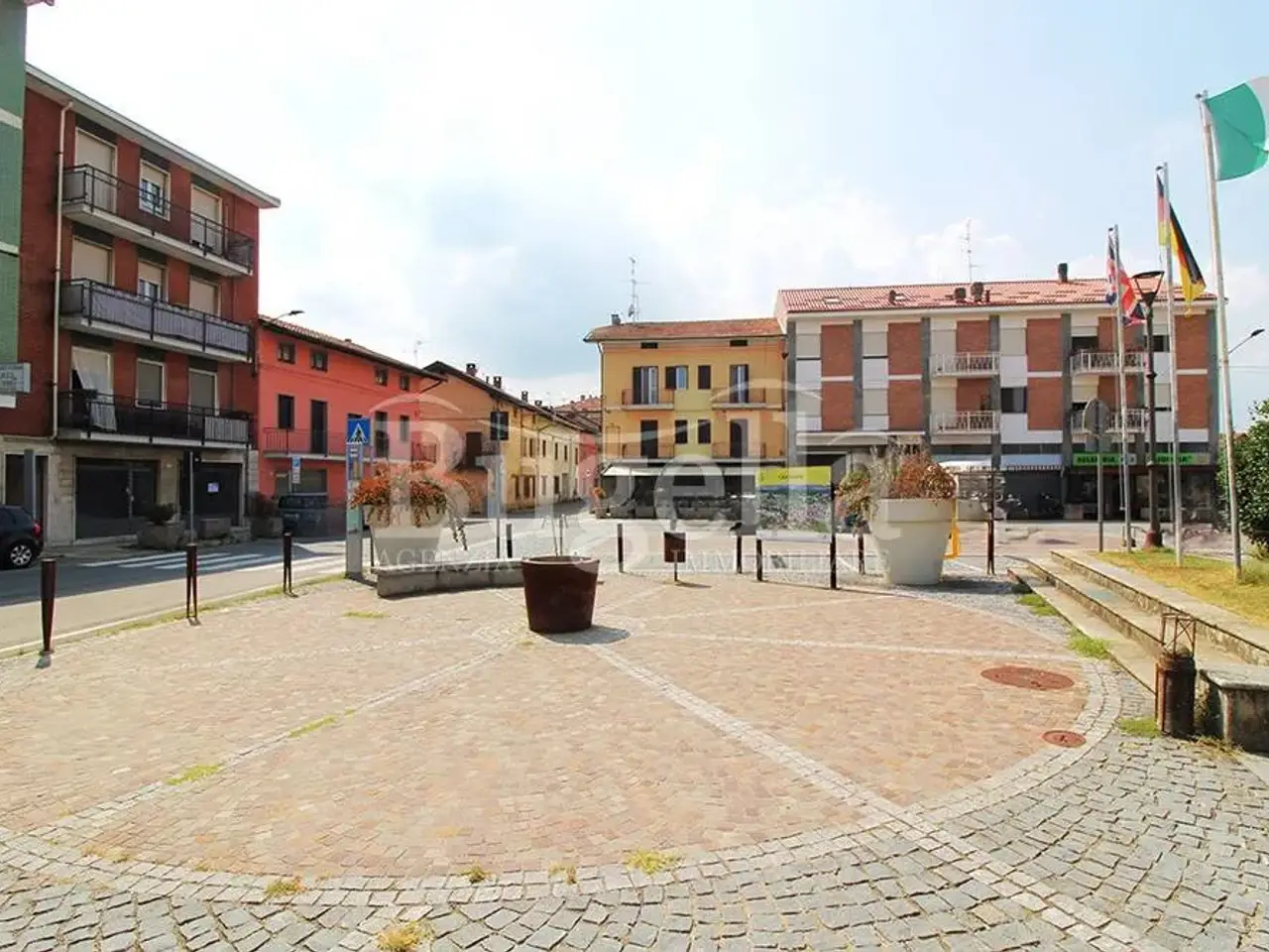 Negozio in Piazza Quintino Sella 4, Cerrione, {3} - Foto 1