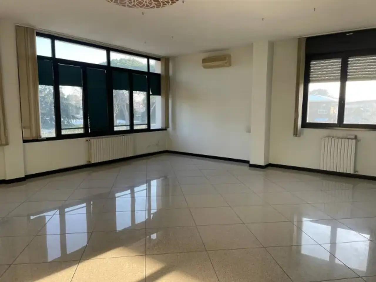Ufficio in Via 1 Maggio, Imola, {3} - Foto 1