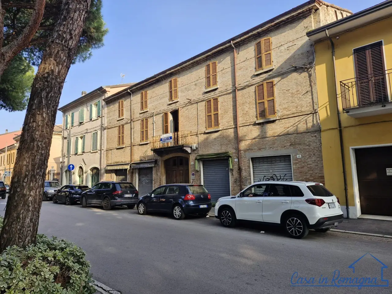 Palazzina commerciale in Via Covignano 36, Rimini, {3} - Foto 1