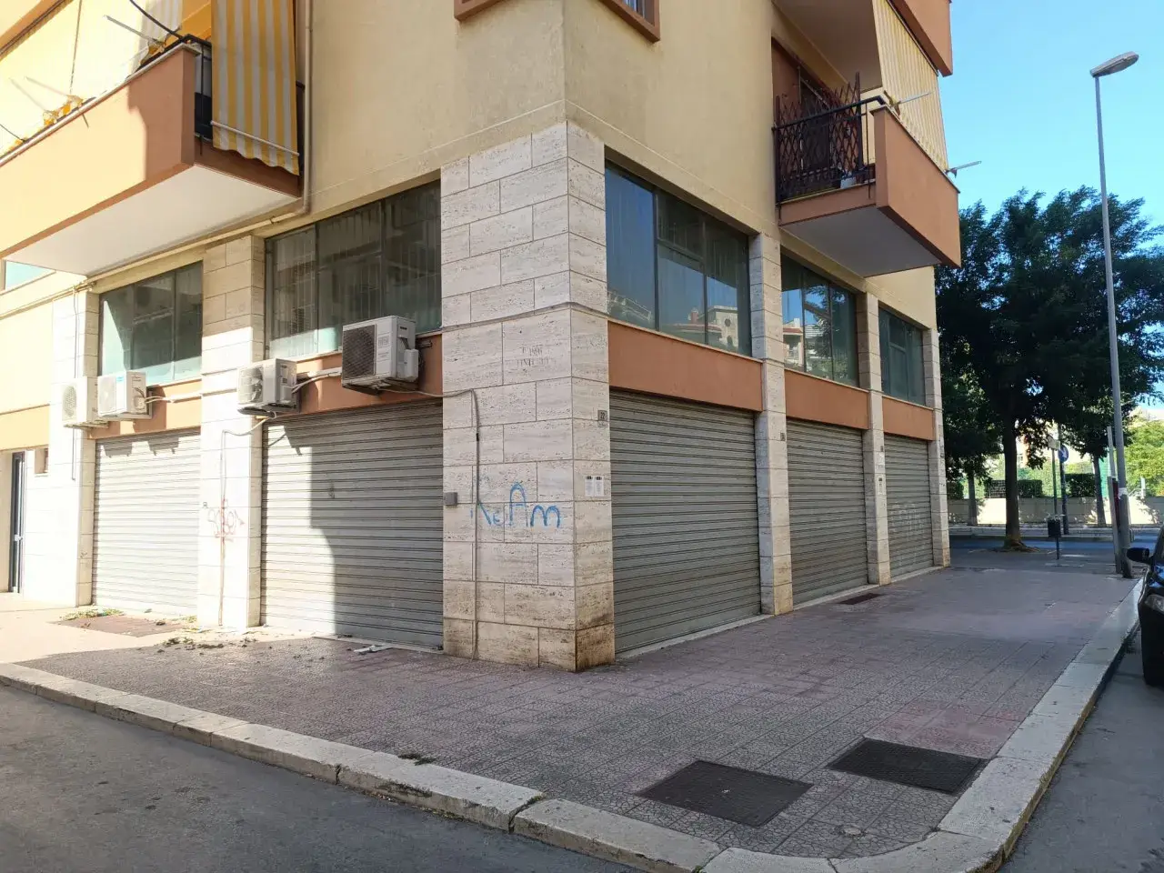Negozio in Viale Aldo Moro, Andria, {3} - Foto 2