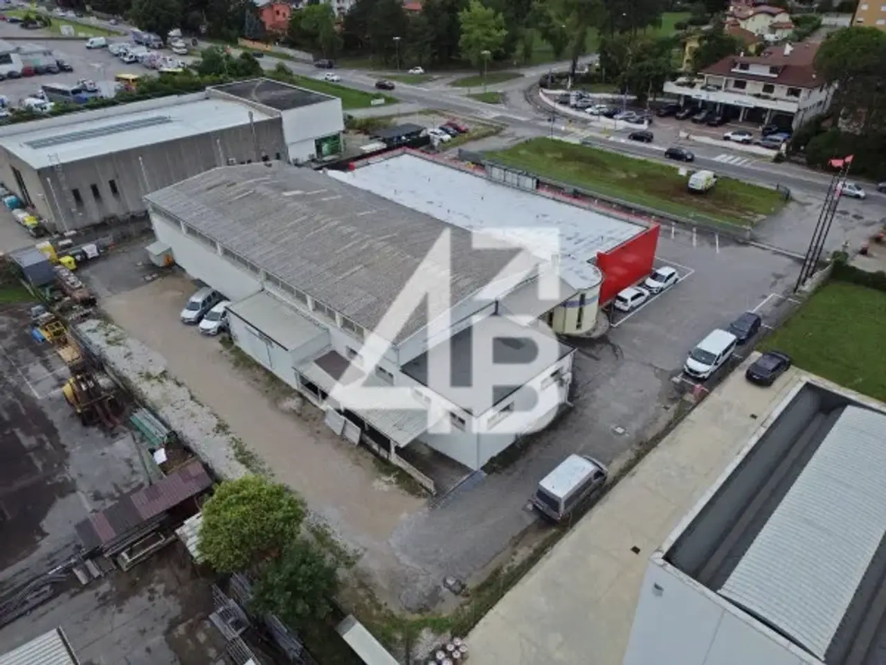Capannone in Via Terza Armata 95, Gorizia, {3} - Foto 2