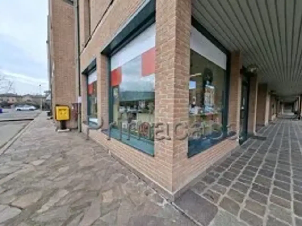 Negozio in Via Ugo La Malfa 1 a, Carpi, {3} - Foto 1