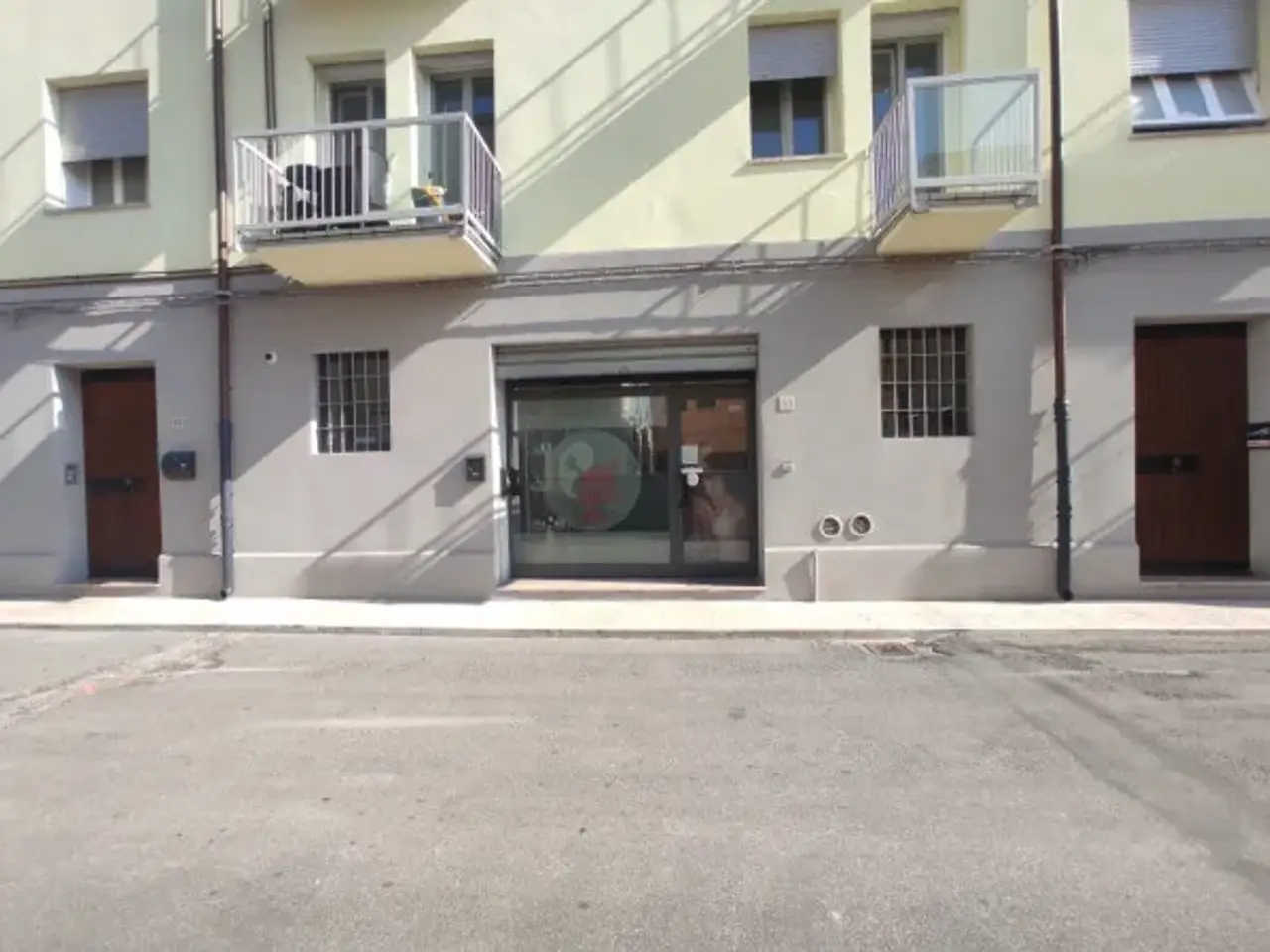 Negozio in , Mirandola, {3} - Foto 1