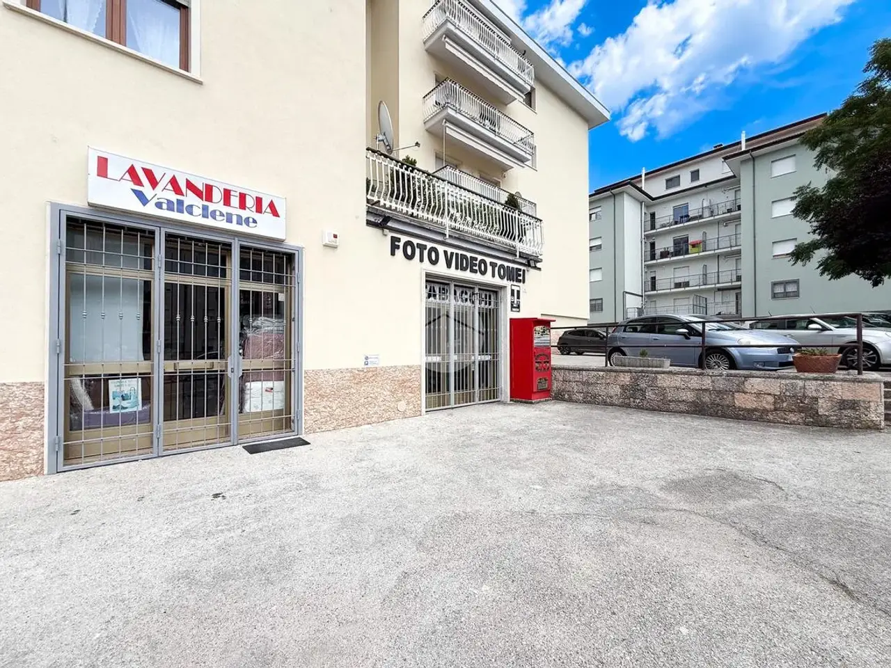Negozio in Via Caduti di Via Fani 8, L'Aquila, {3} - Foto 1