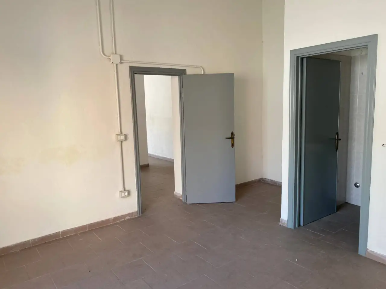Esercizio commerciale in Via Usciana 95, Santa Maria A Monte, {3} - Foto 2