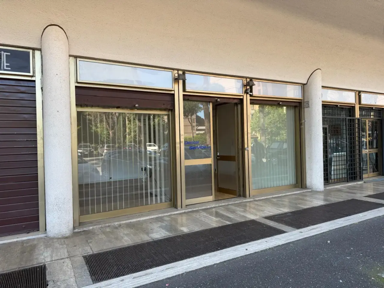 Negozio in Via Andrea Solario, Roma, {3} - Foto 1