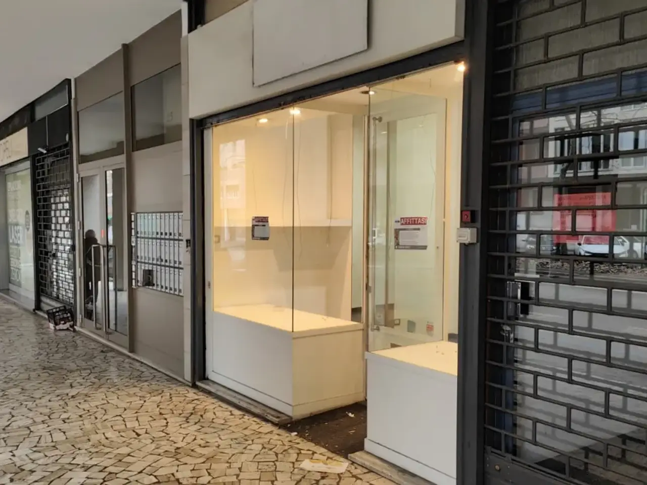 Negozio in Via Giuseppe Dagnini 25, Bologna, {3} - Foto 1