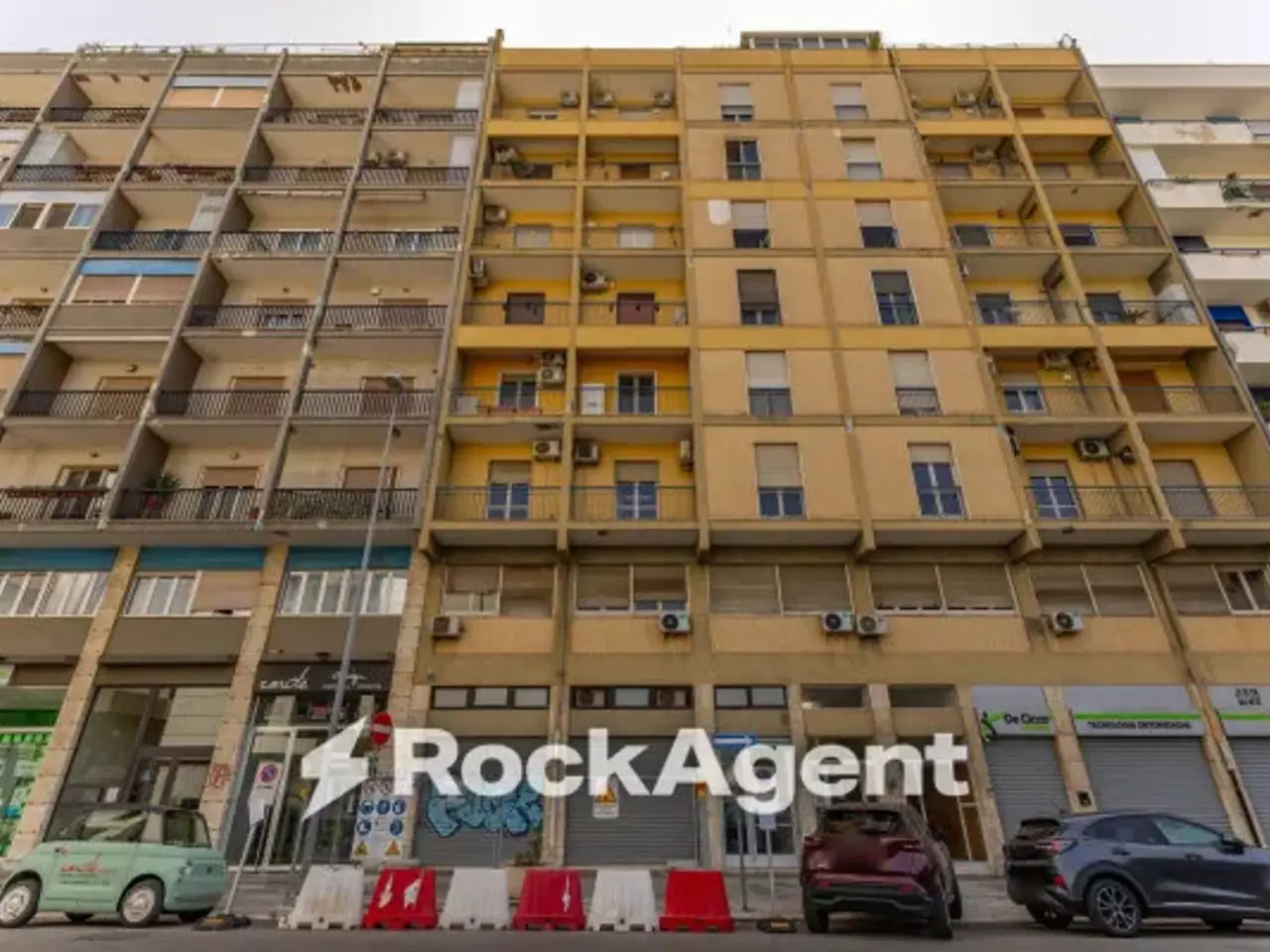 Negozio in Via Giovanni Amendola 107, Bari, {3} - Foto 2