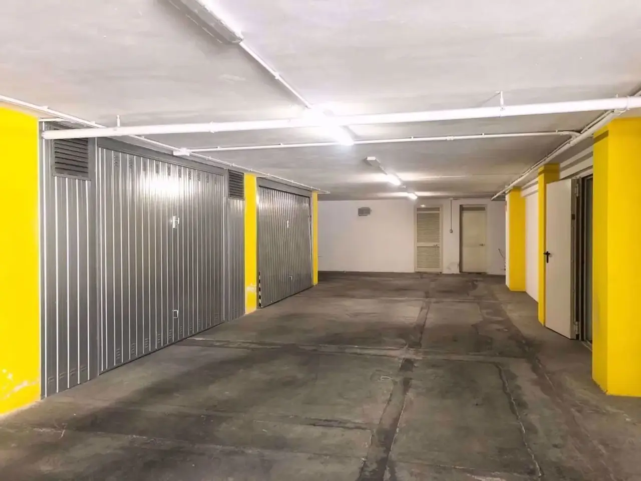 Parcheggio chiuso in Via Mangionello 1, Maglie, {3} - Foto 1
