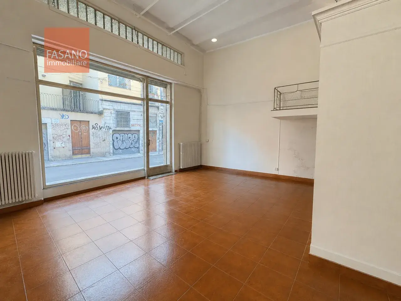 Negozio in Via Borgo Dora 31, Torino, {3} - Foto 2