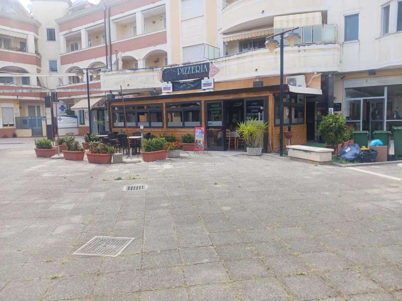 Negozio in Via Ostaglio 59, Salerno, {3} - Foto 1