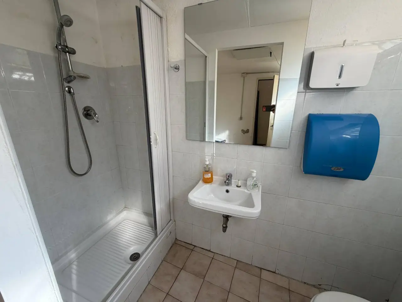 Esercizio commerciale in Via San Francesco, Quartu Sant'Elena, {3} - Foto 1