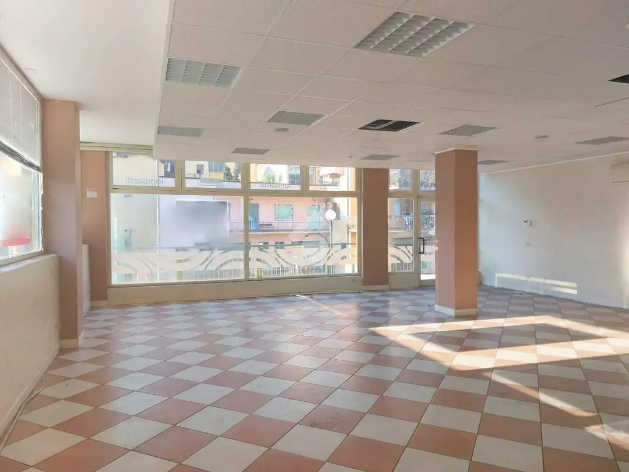 Negozio in Via Montini, Lumezzane, {3} - Foto 1