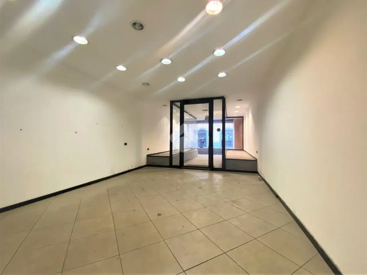 Negozio in Via Borgo Palazzo 11, Bergamo, {3} - Foto 1