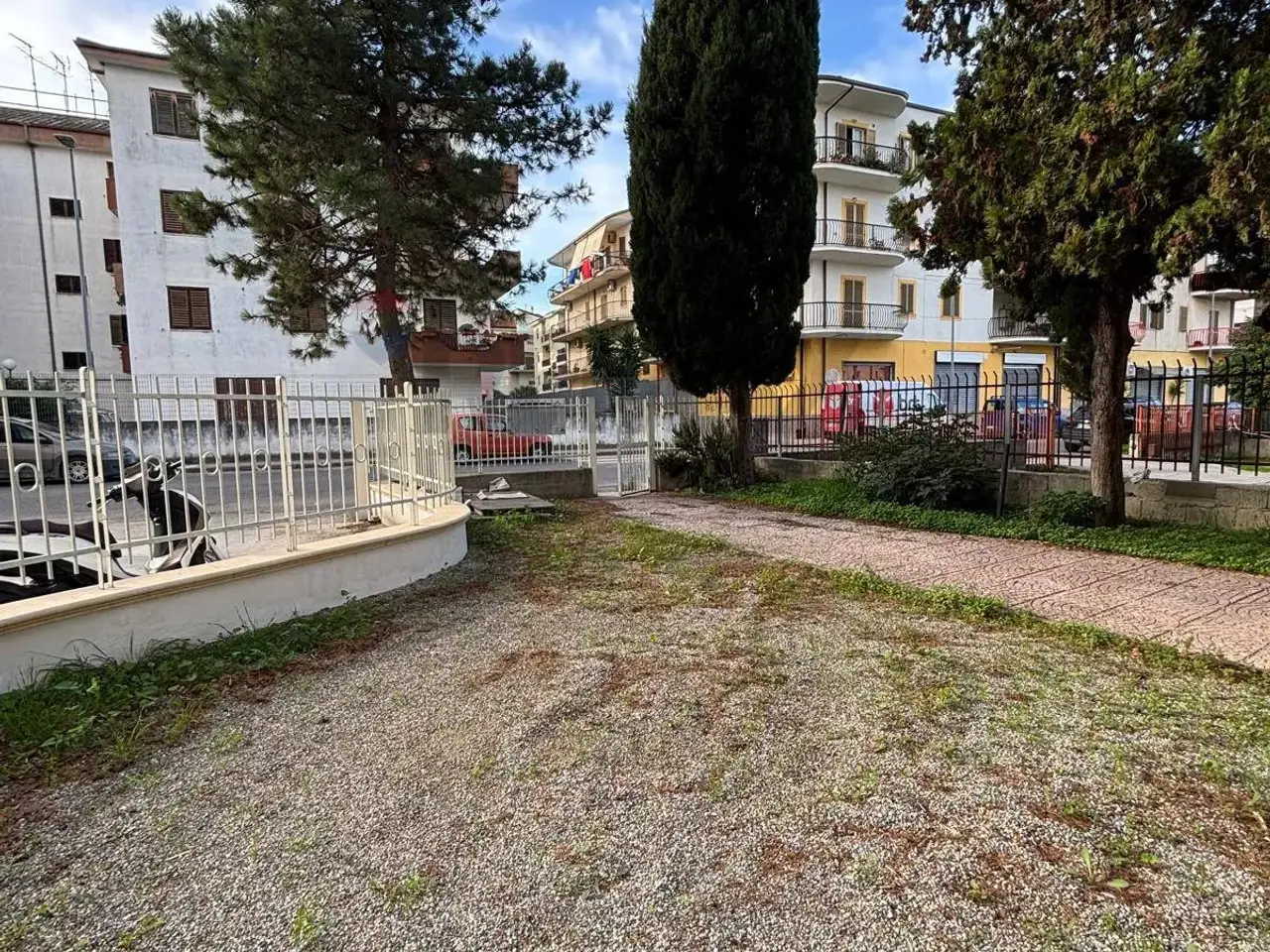 Negozio in Via S. Francesco d'Assisi 130, Corigliano-Rossano, {3} - Foto 2