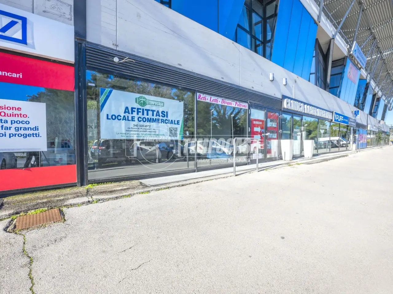 Negozio in Viale del Lavoro, Corridonia, {3} - Foto 1