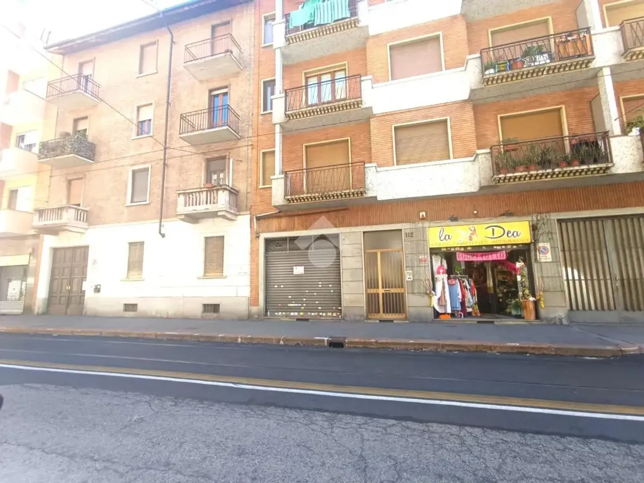 Negozio in Via Chiesa della Salute 112, Torino, {3} - Foto 2