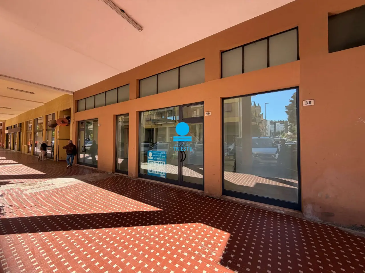 Negozio in Via Galilei 40, Pesaro, {3} - Foto 1