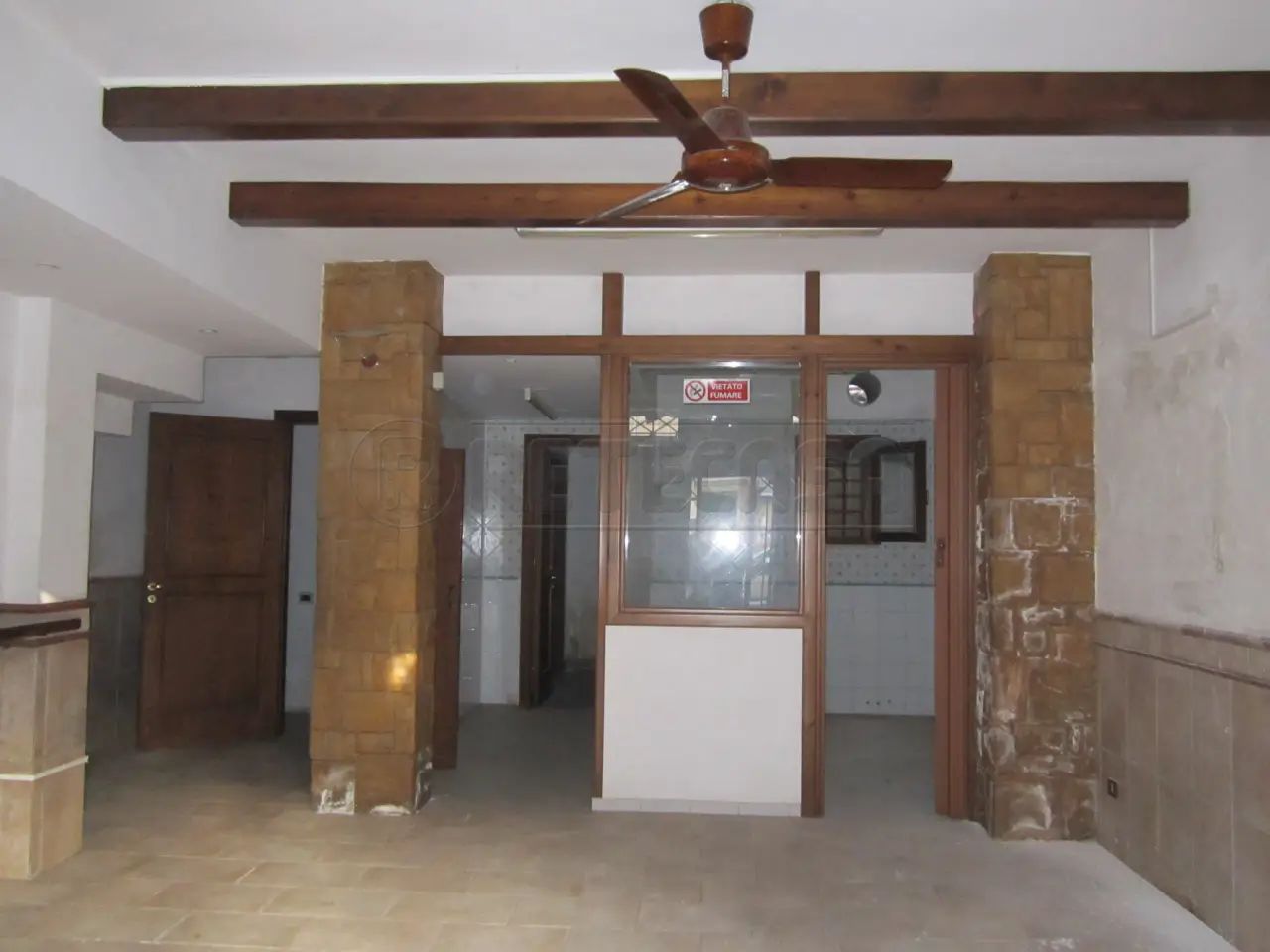 Palazzina commerciale in Via Carbone 75, Palermo, {3} - Foto 2