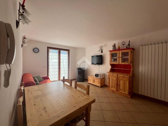 3-room flat in Via Monte Coleazzo 39, Temù - Photo 1