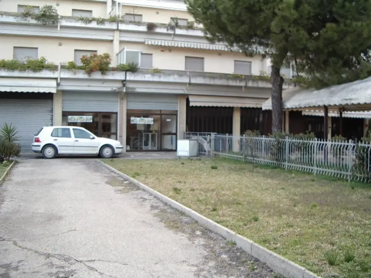Negozio in Via Taormina, Martinsicuro, {3} - Foto 2