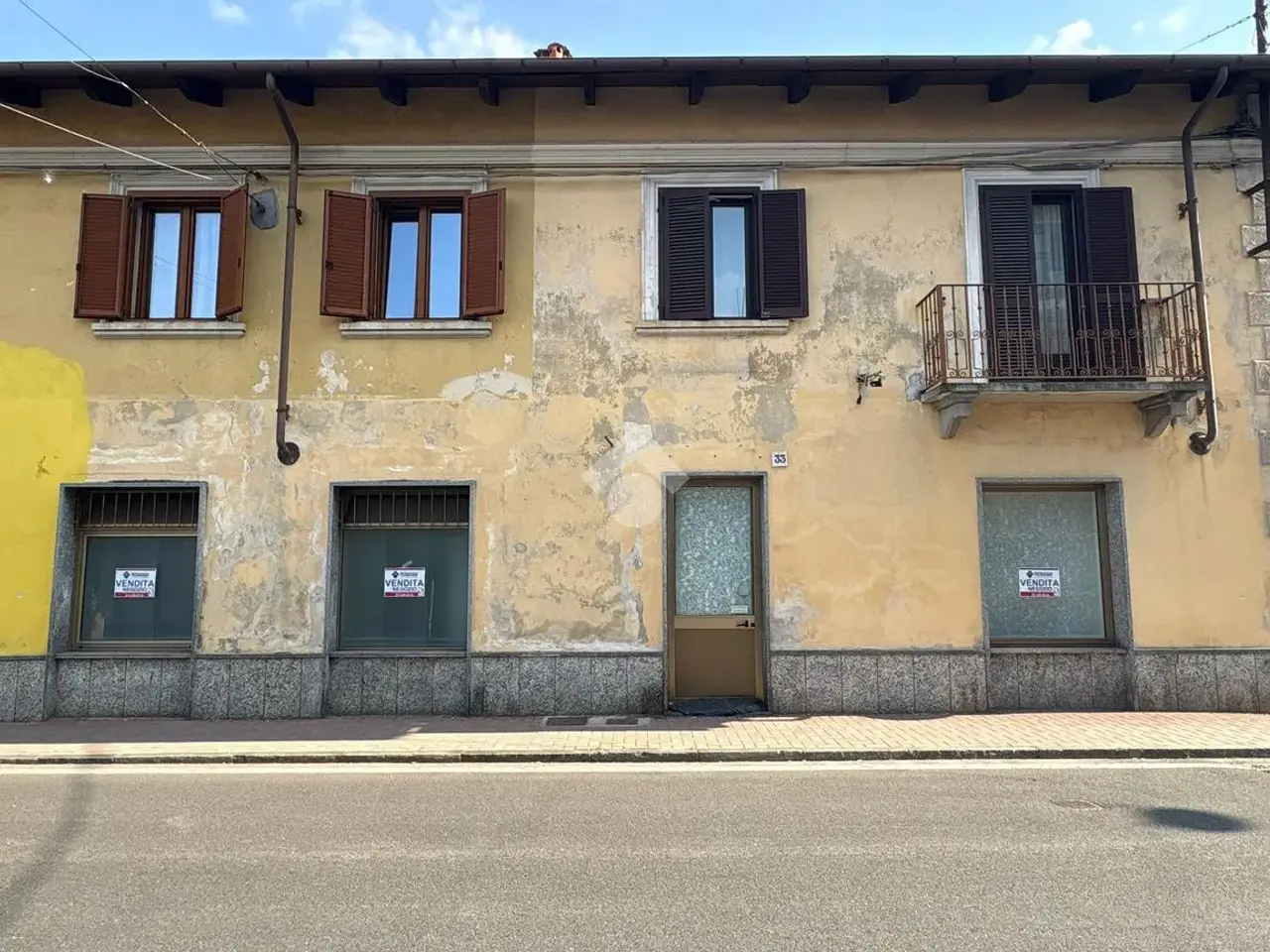 Negozio in Via Martiri della Libertà 33, Caselle Torinese, {3} - Foto 1