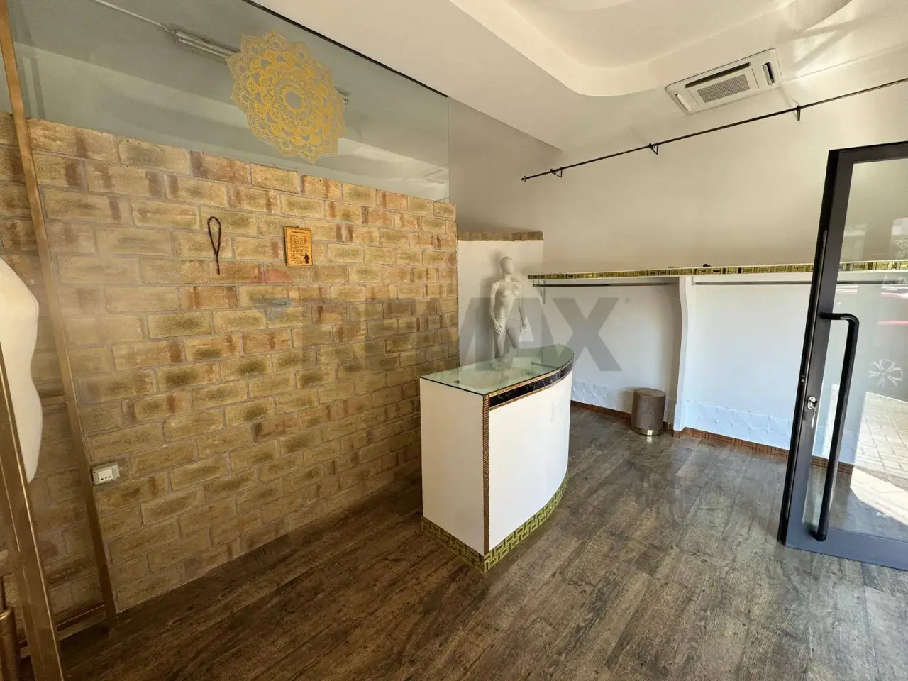 Negozio in Via Riccardo di San Germano 56, Cassino, {3} - Foto 1