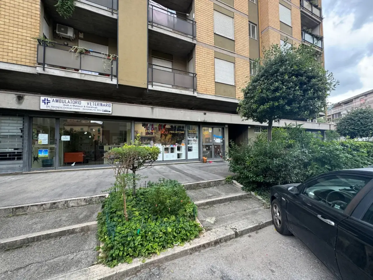 Esercizio commerciale in Cedesi Attività E Le Mura in Via Palestro  26, Terni, {3} - Foto 2