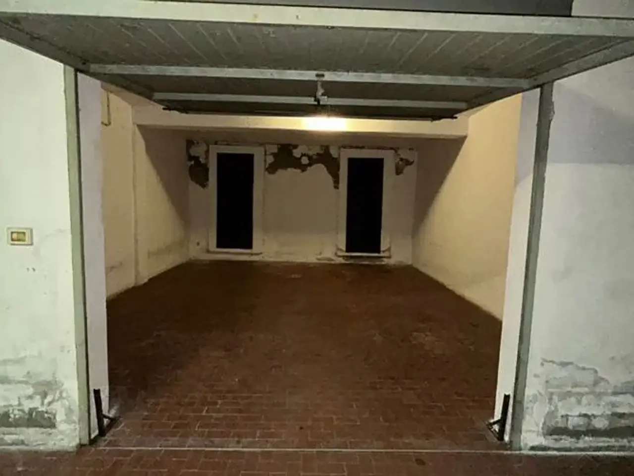 Parcheggio chiuso in , Modena, {3} - Foto 1