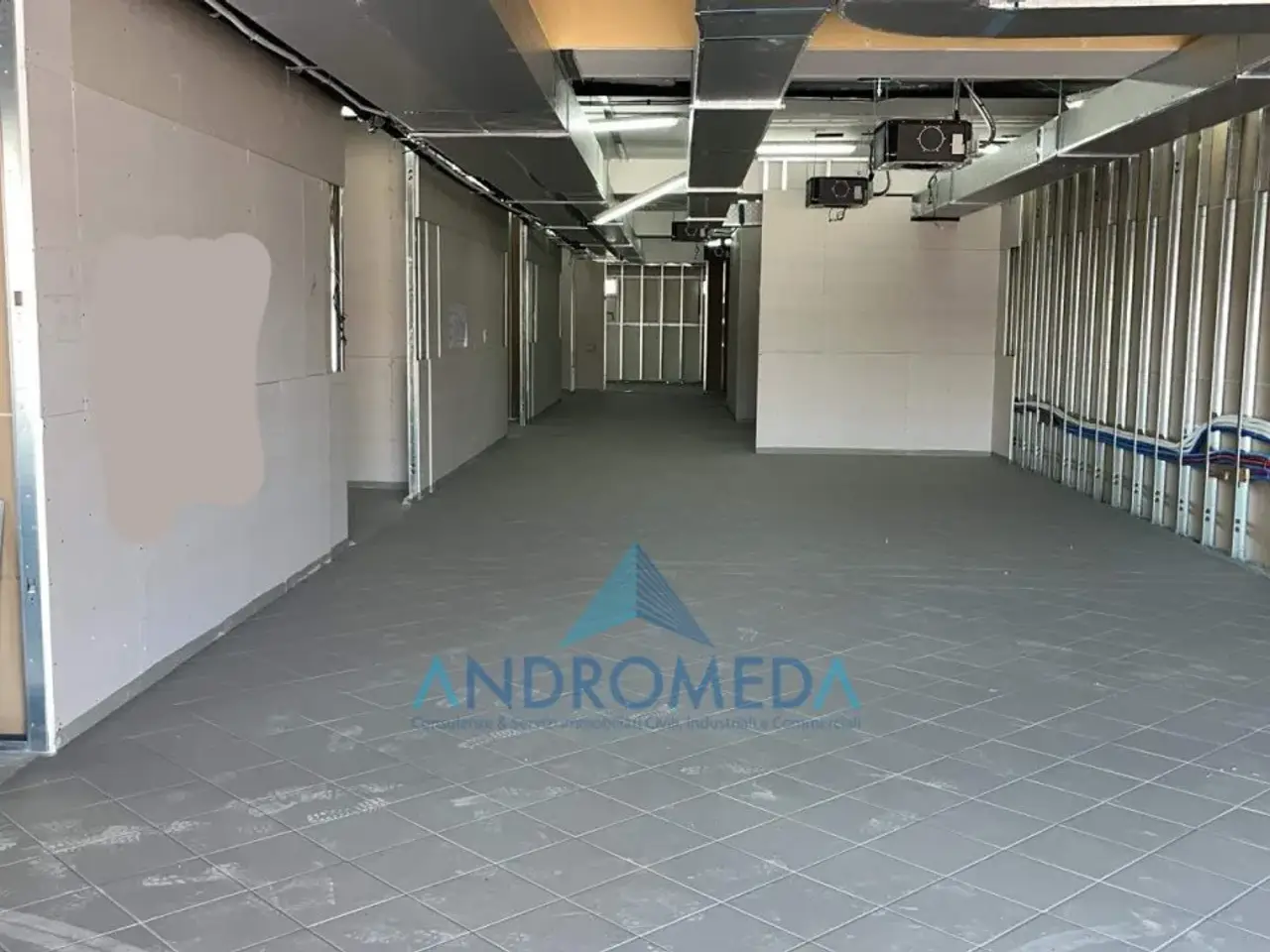 Palazzina commerciale in , Maddaloni, {3} - Foto 1