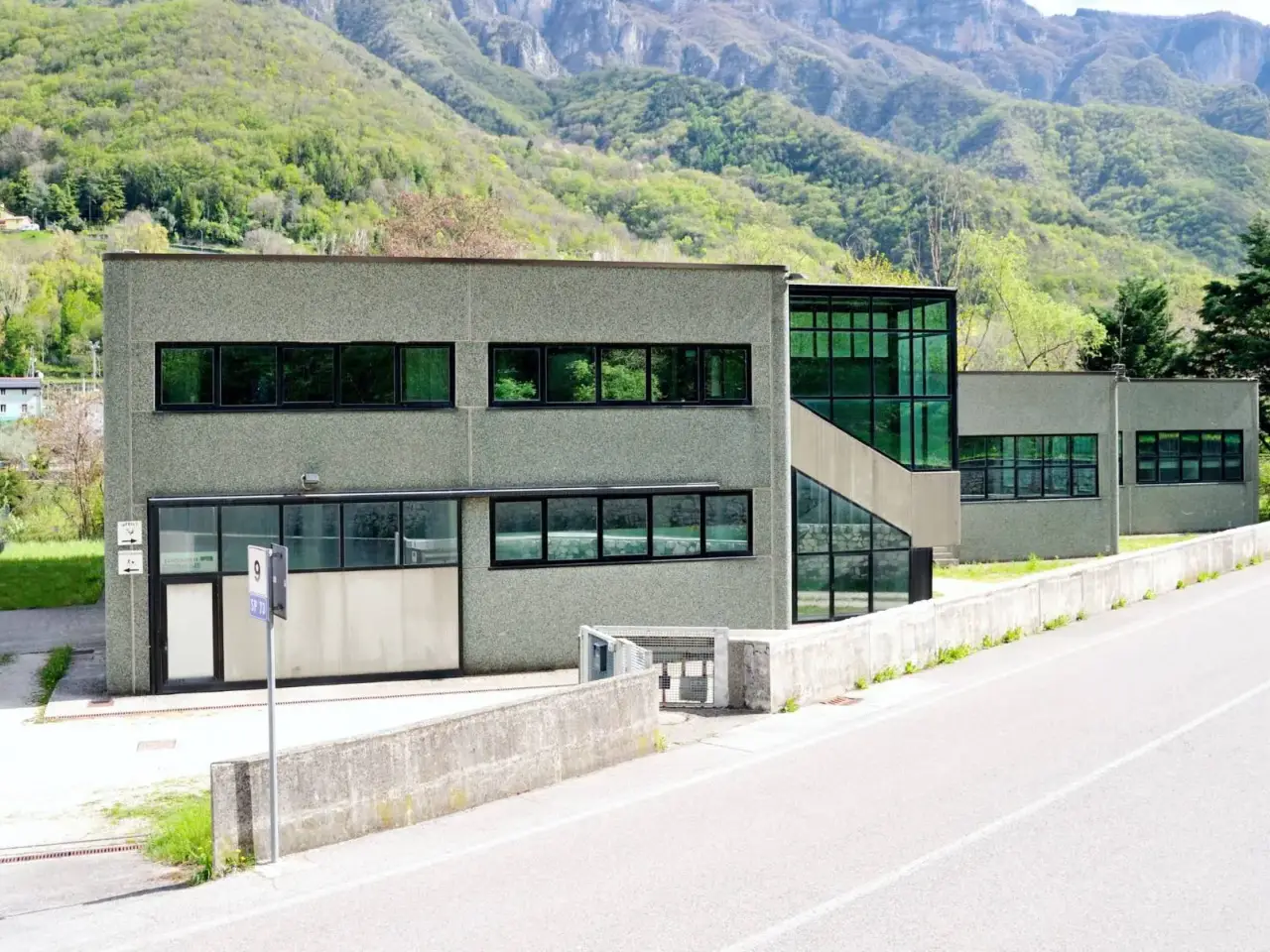 Esercizio commerciale in Via Livornese Est 273, Casciana Terme Lari, {3} - Foto 1