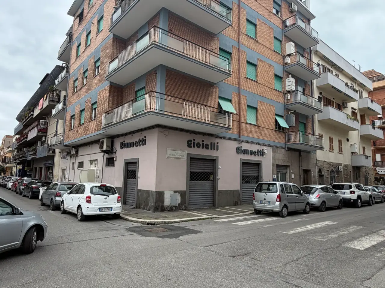 Negozio in Via Vittorio Veneto, Nettuno, {3} - Foto 1