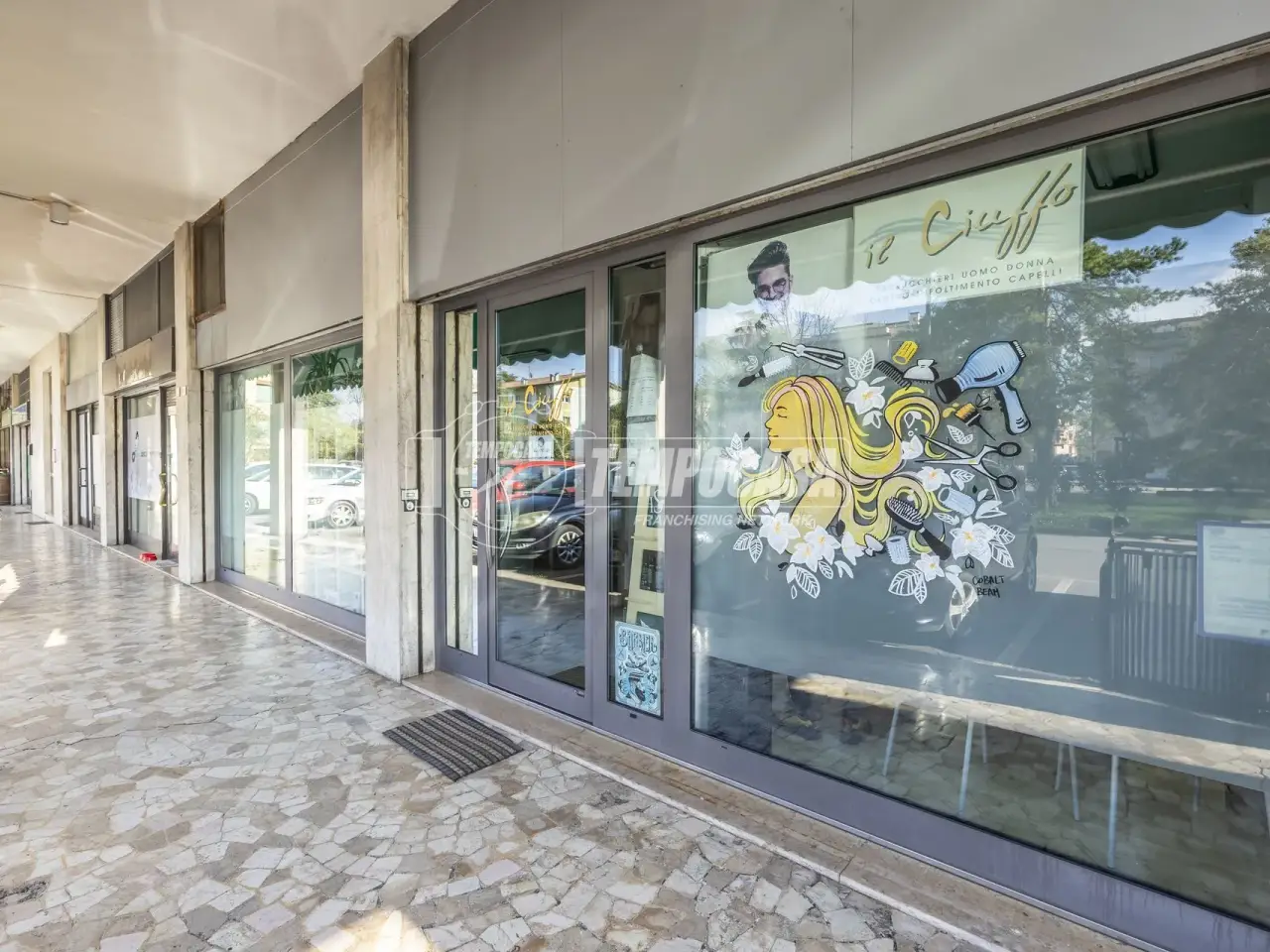 Negozio in Piazza Martiri di Belfiore 8, Treviso, {3} - Foto 1